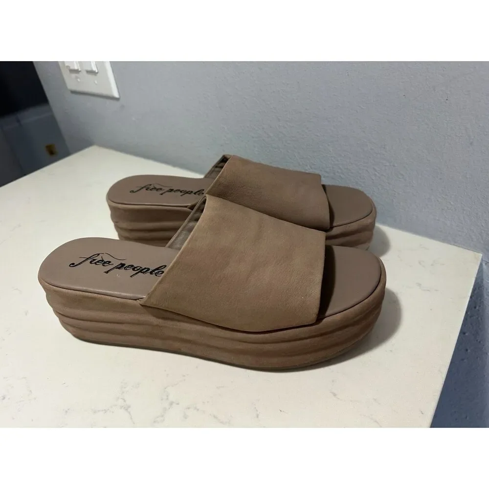 Free People Beige Leather Slip On Platform Slides Sandals Womens US 10 EU 41